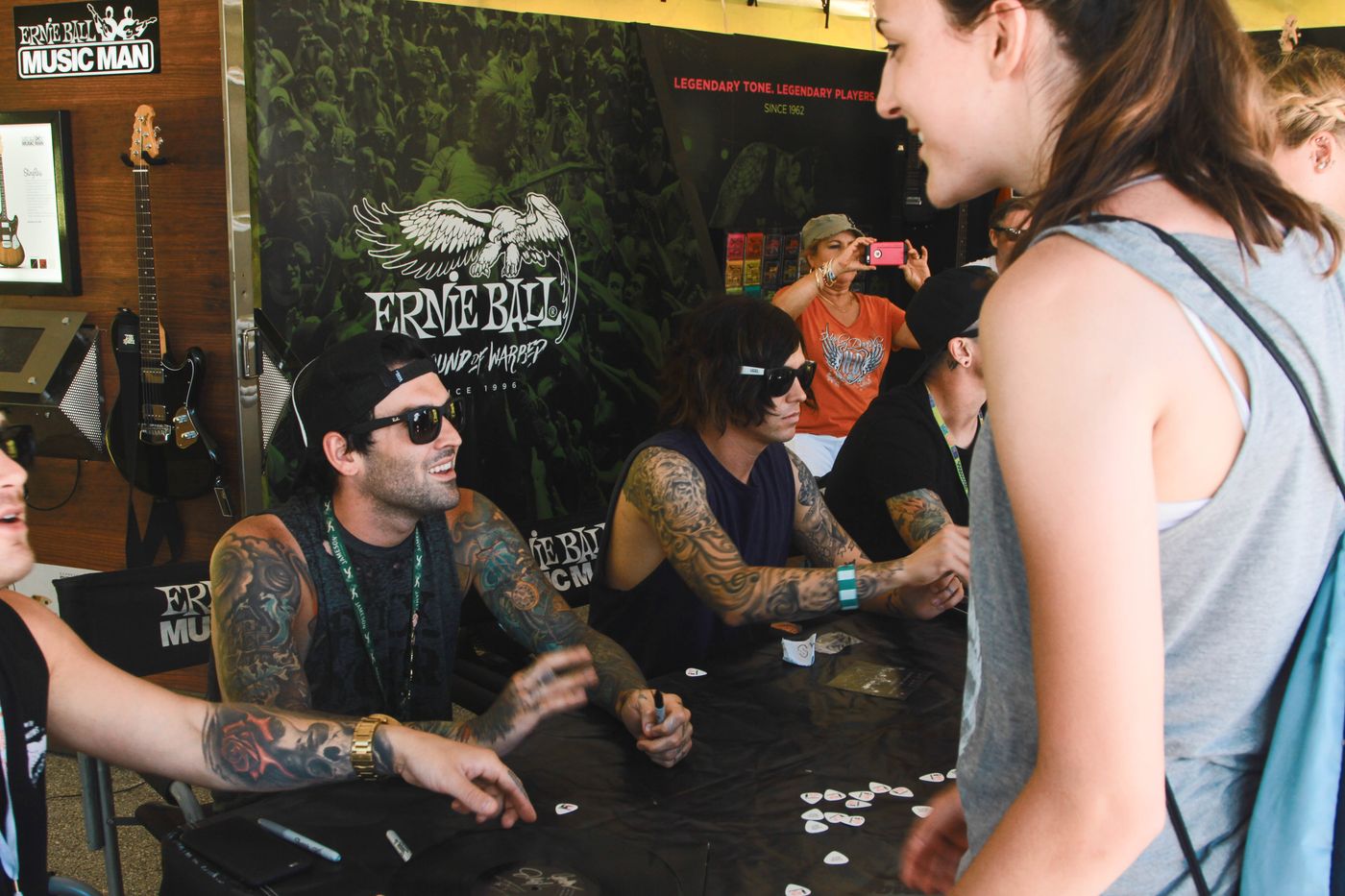 Sleeping With Sirens signing