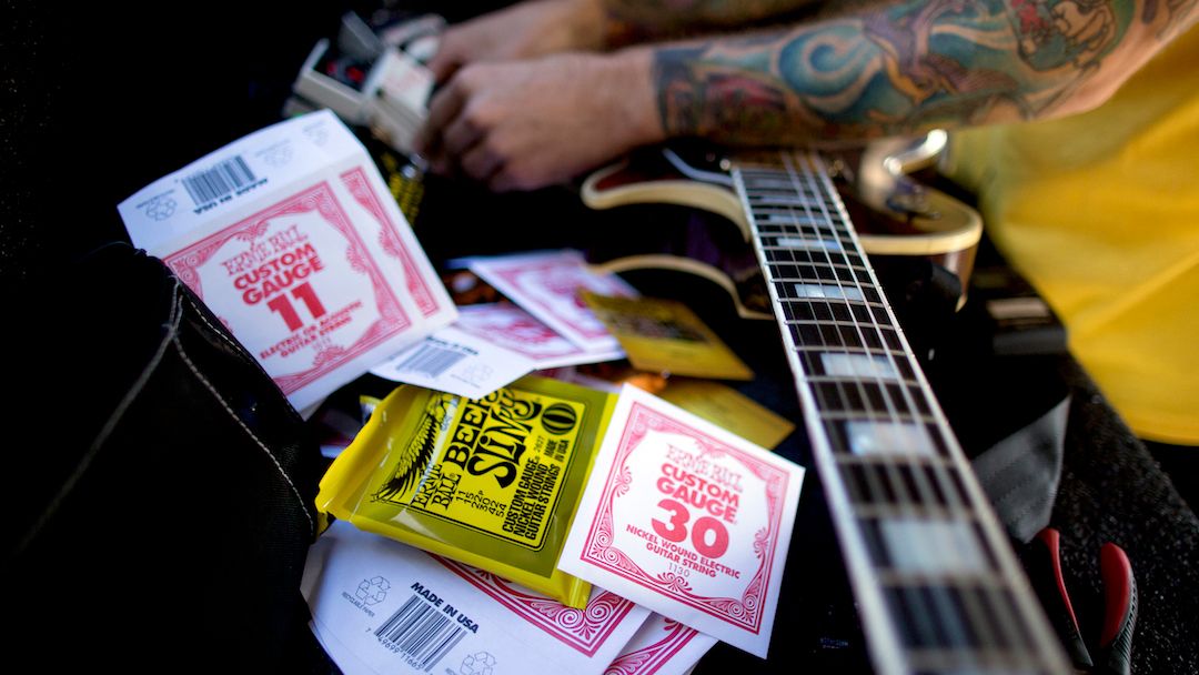 5 Signs It's Time to Change Your Guitar Strings