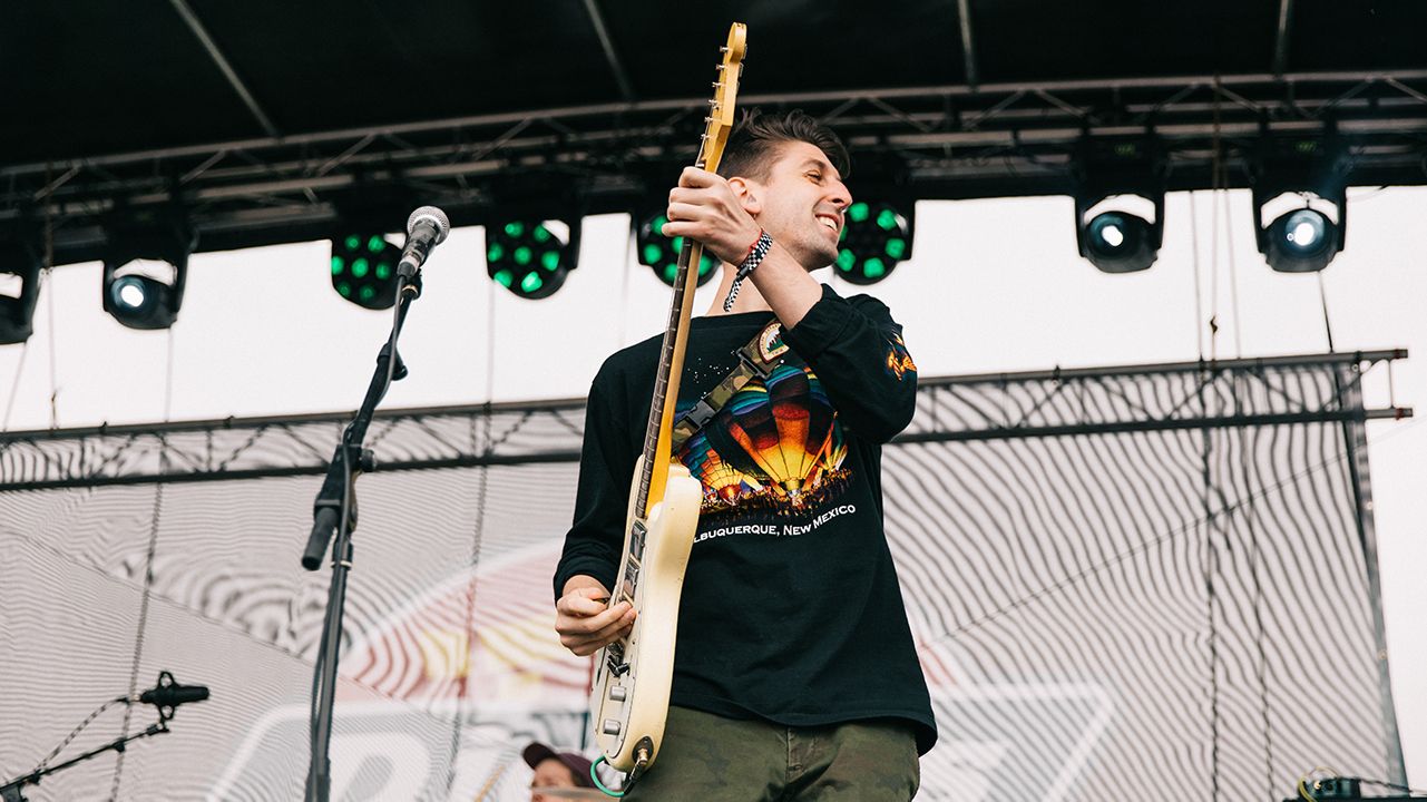 Tigers Jaw Spoils 'Spin' Fans with B-Side EP "Eyes Shut"