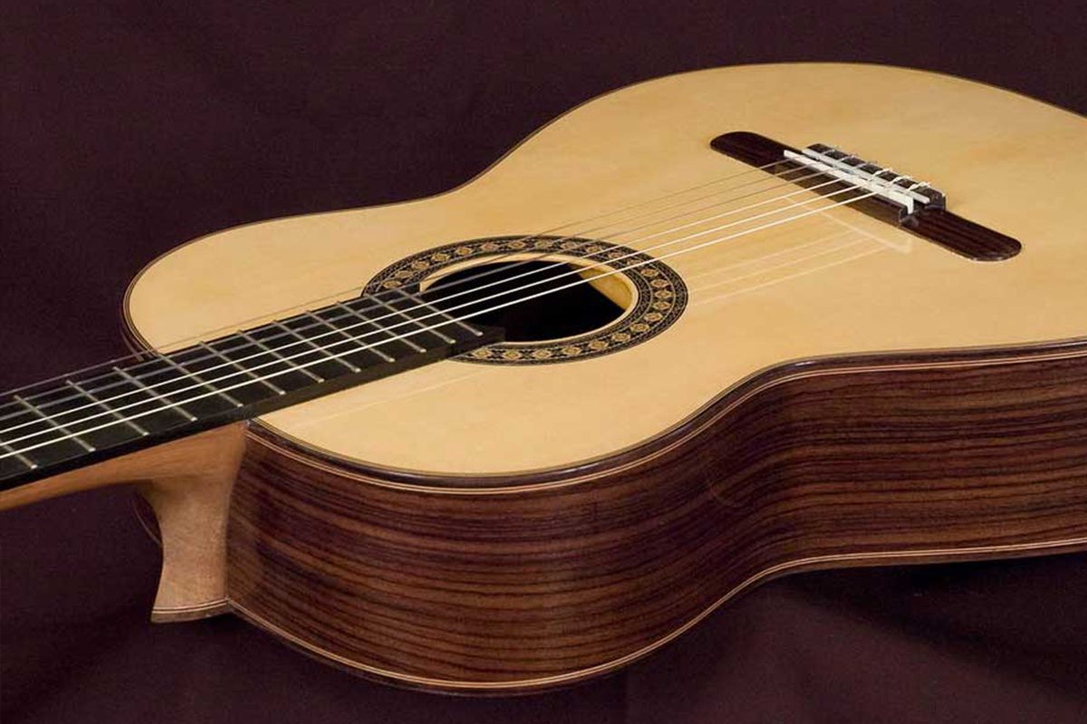 Buying Guide: How To Choose Classical Guitar Strings