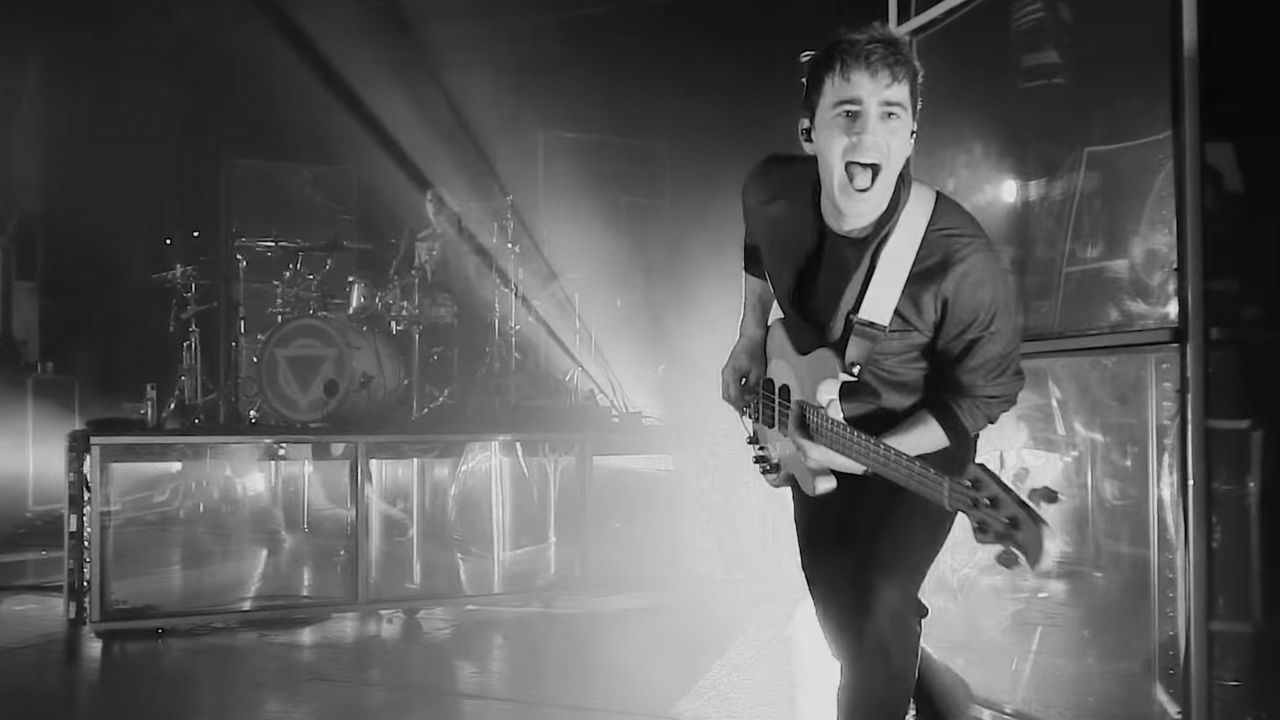 Follow Friday: Enter Shakari, Basement, Passafire and More..