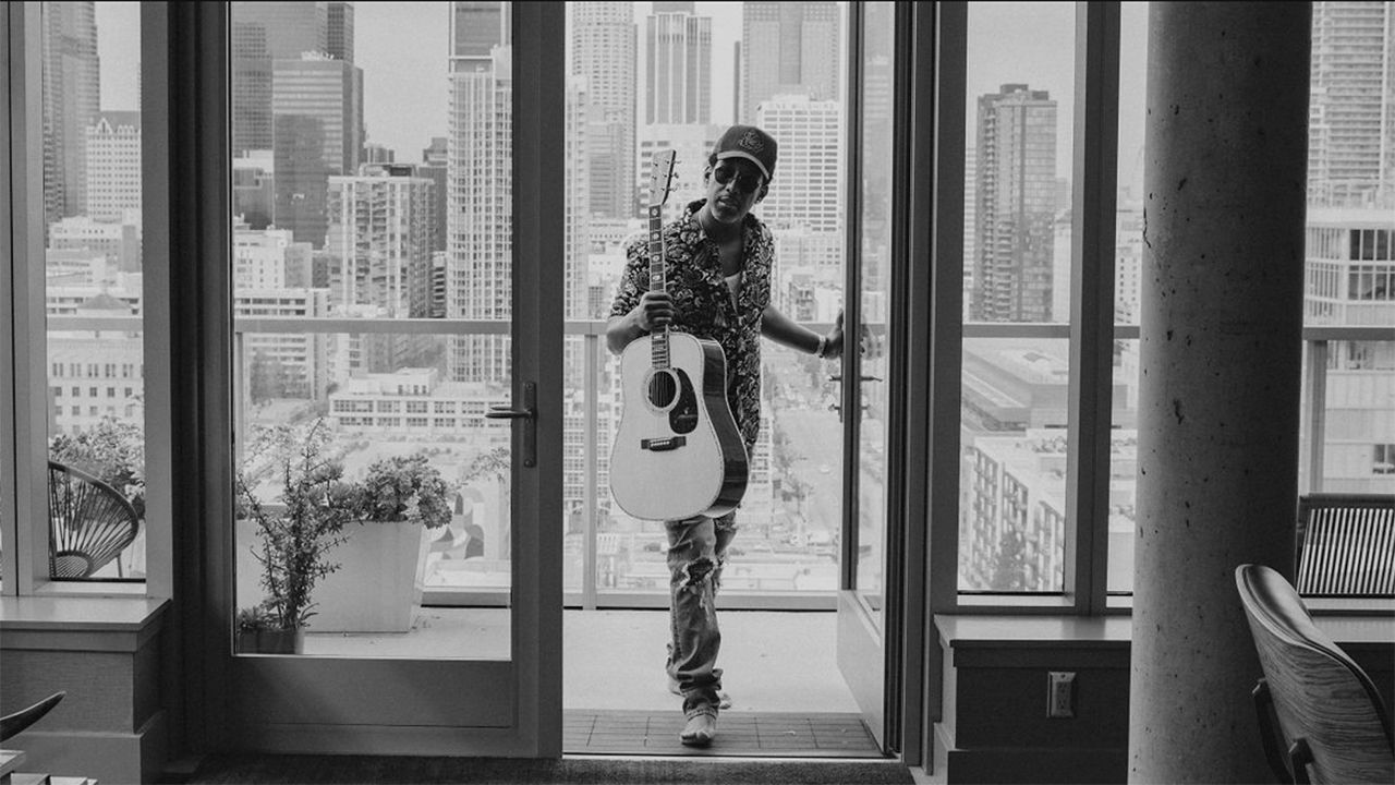 Follow Friday: Shawn Stockman, Arielle, Standards, and More.