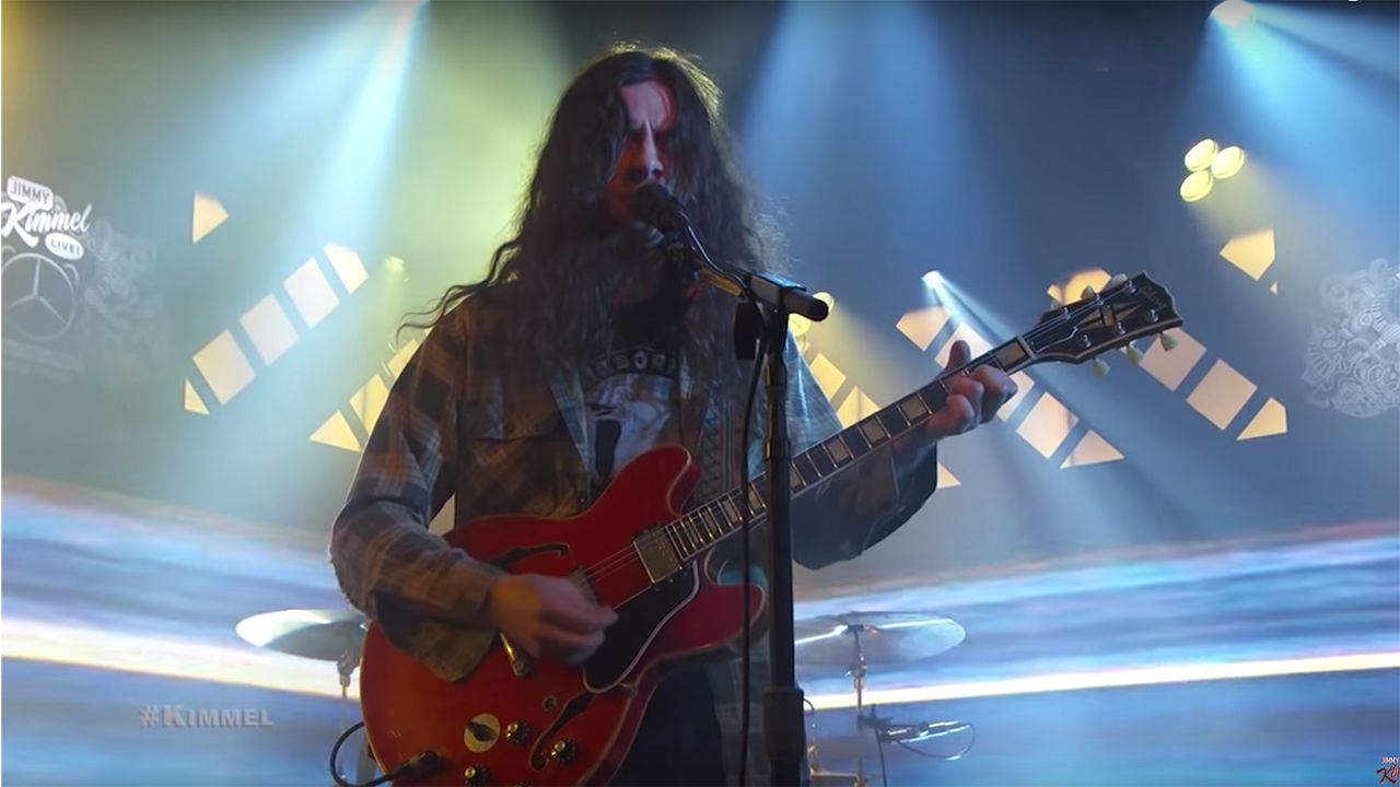 Kurt Vile Performs "Loading Zones" on Jimmy Kimmel Live!
