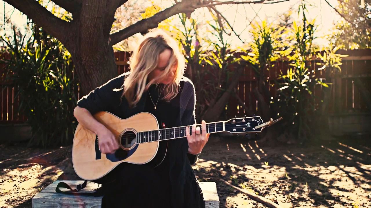Lissie Performs on Twin Peaks and Releases New Music Video for "Wild West"