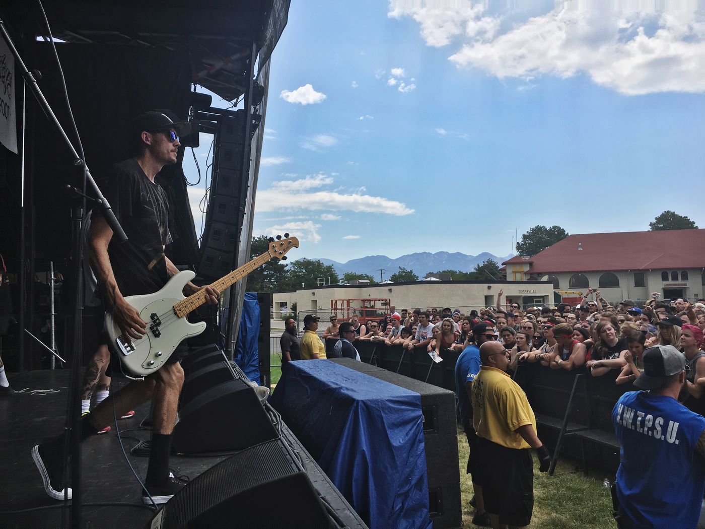 Kelen from Story So Far trying out Cutless Bass