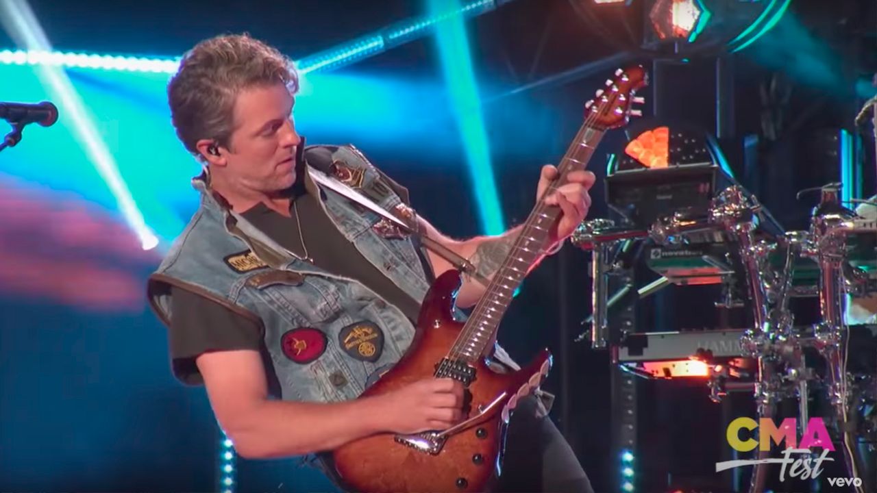 Joe Don Rooney Rocks His JP6 BFR With Rascal Flatts Live From CMA Fest
