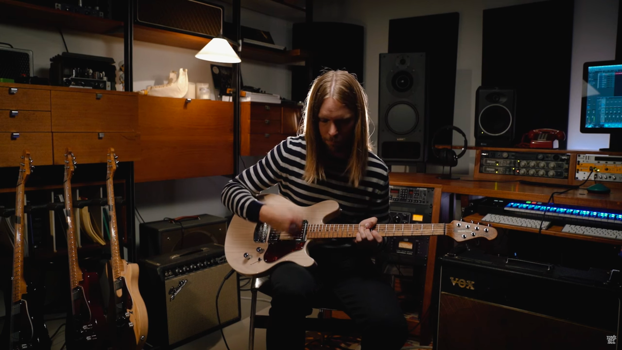 Maroon 5 Drops New Single "What Lovers Do"