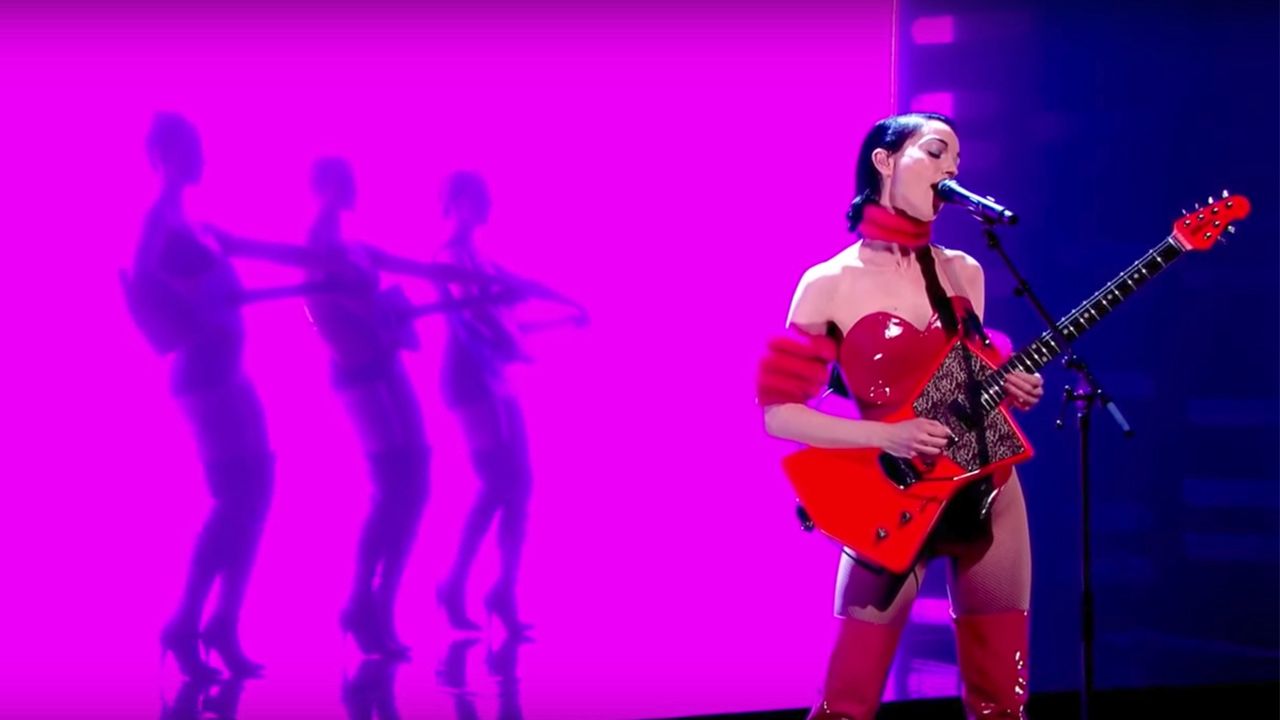 St. Vincent Performs on the Graham Norton Show